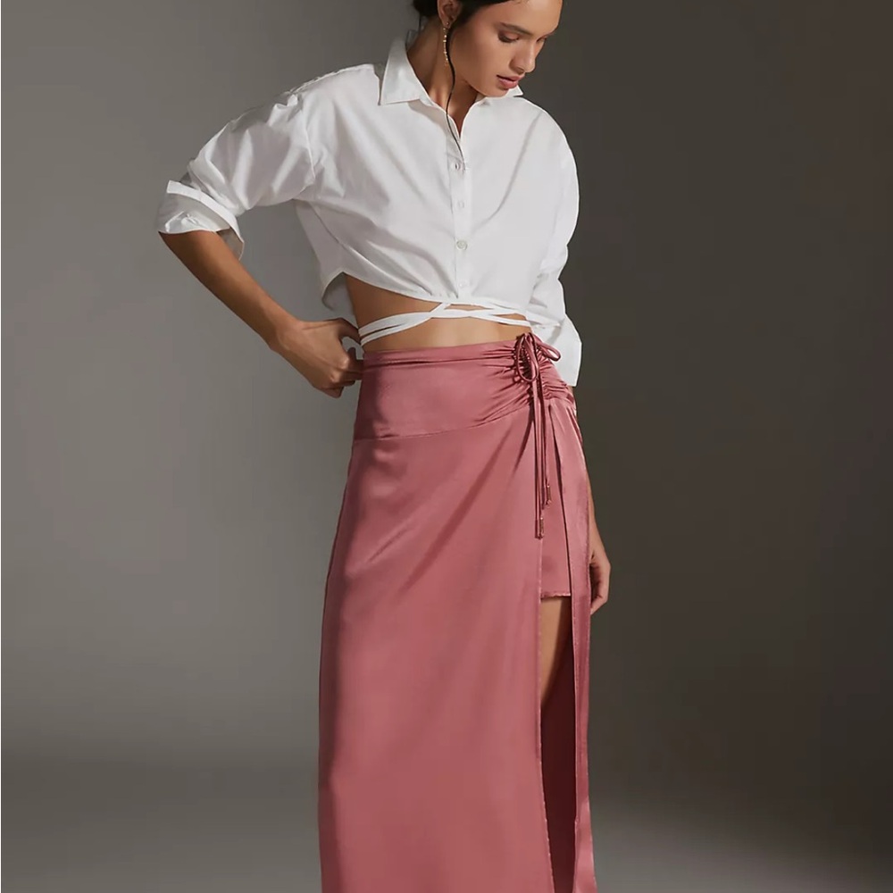 Gorgeous skirt from Anthropologie. Size 4 NWT